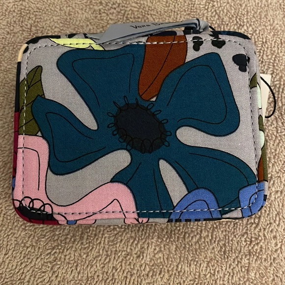 Vera Bradley Travel Pill Case NWT - Picture 3 of 7